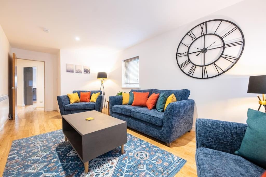 Modern City Centre Apartment In Инвернесс Экстерьер фото