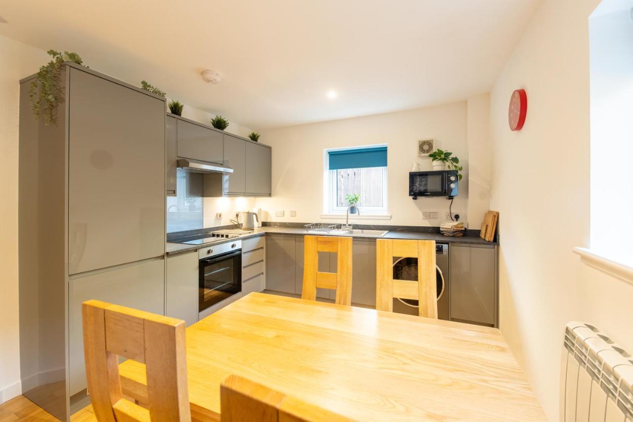 Modern City Centre Apartment In Инвернесс Экстерьер фото